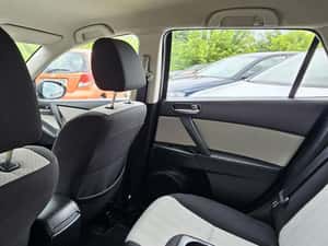Mazda 3 Hatchback Manuală 110 HP Benzină — miniatura 7