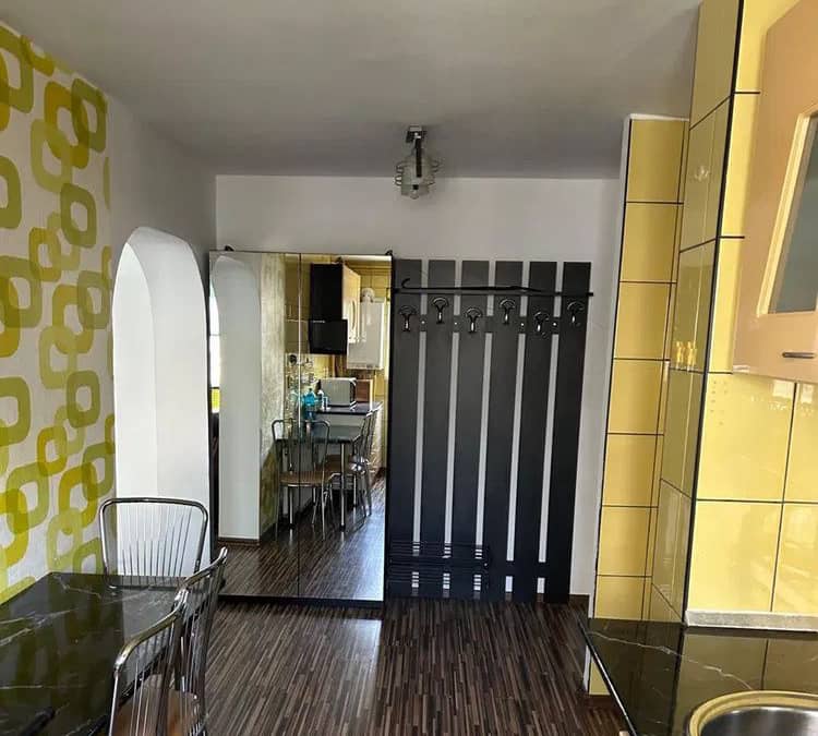 APARTAMENT 4 CAMERE | DRUMUL TABEREI | CENTRALA — fotografie 1 din 6