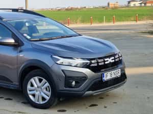 Vand Dacia jogger 7 locuri automată 1.6 benzina haybrid an 2024 — miniatura 8