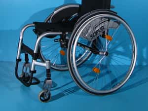 Scaun cu rotile din aluminiu activ  Sopur