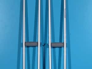 Carje cu sprijin subaxilar aluminiu