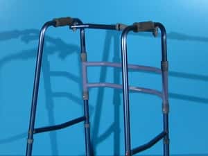 Cadru pasitor pentru mers din aluminiu  Invacare — miniatura 7