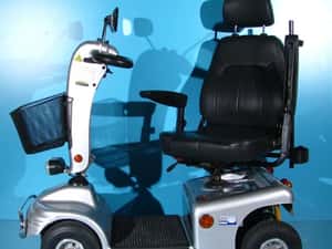 Scuter electric cu 4 roti pentru batrani  Shoprider - 6 km/h — miniatura 2