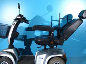 Scuter electric varstnici Invacare Orion — miniatura 2