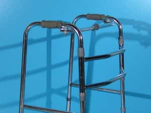 Cadru pasitor pentru mers din aluminiu  — miniatura 3